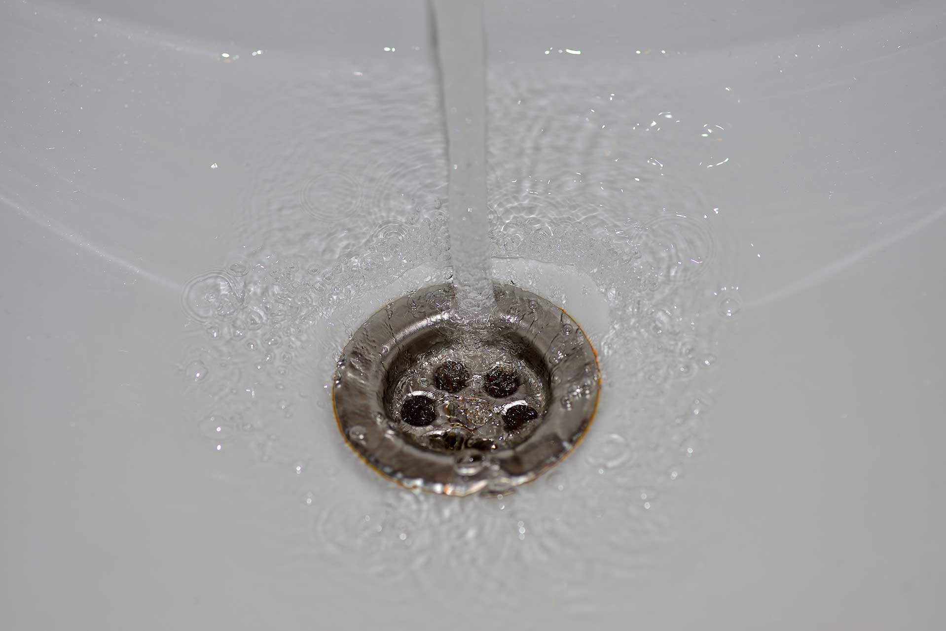 A2B Drains provides services to unblock blocked sinks and drains for properties in Ruxley.